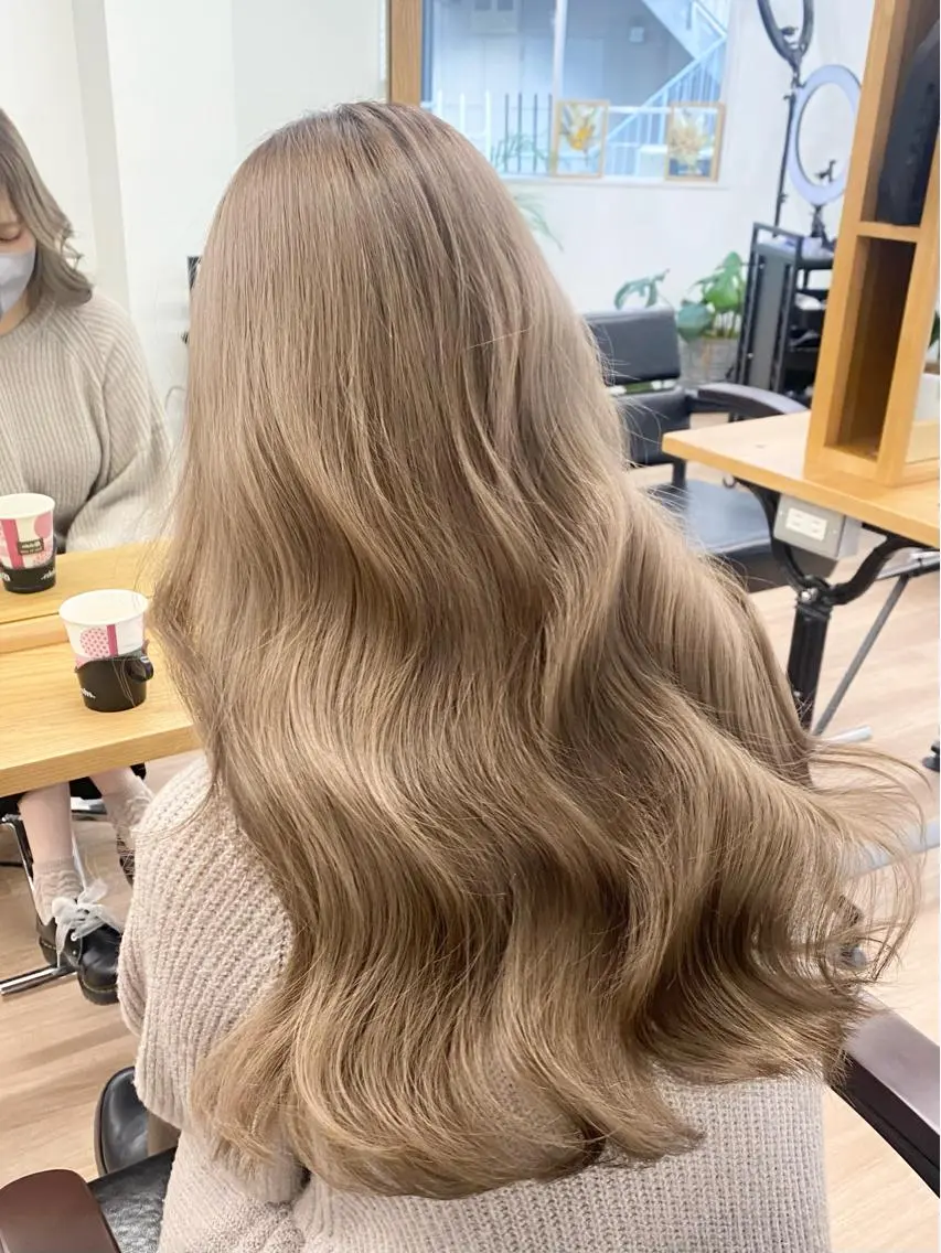 ロング カラー アッシュ アッシュブラウン バレイヤージュ ベージュカラー 黒髪 カット ヘアカラー トリートメント 顔まわりレイヤー× 韓国ヘアオタベシンヤのヘアスタイル