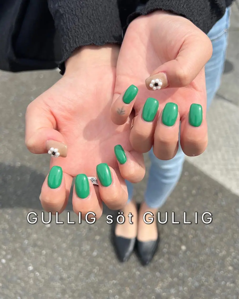 ネイル ハンドネイル GULLIG söt GULLIGのネイルデザイン