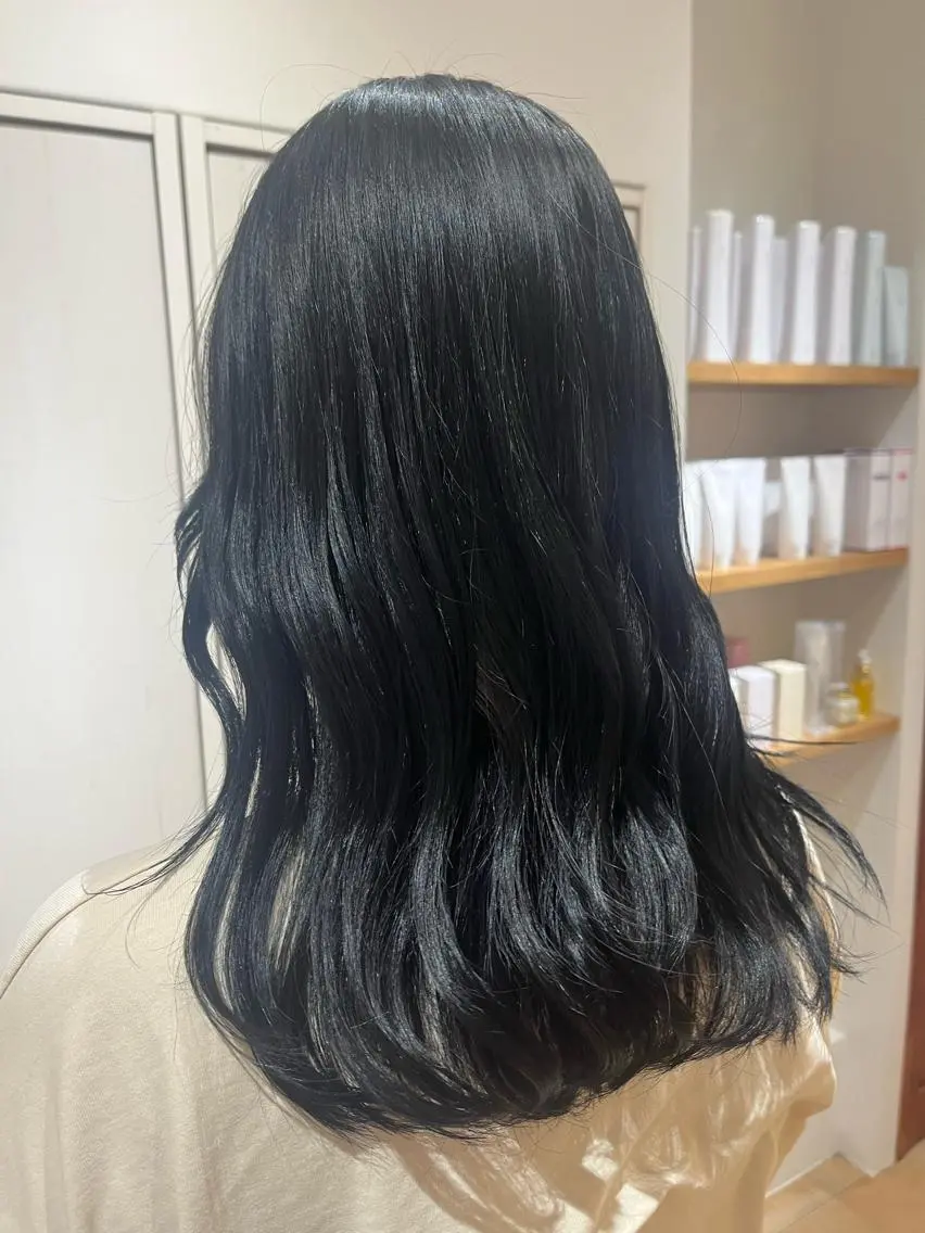 ミディアム カラー 黒髪 ブルーカラー ブルーブラック カット ヘアカラー トリートメント 🌈透明感カラー🌈 🌟吉田祐介🌟のヘアスタイル