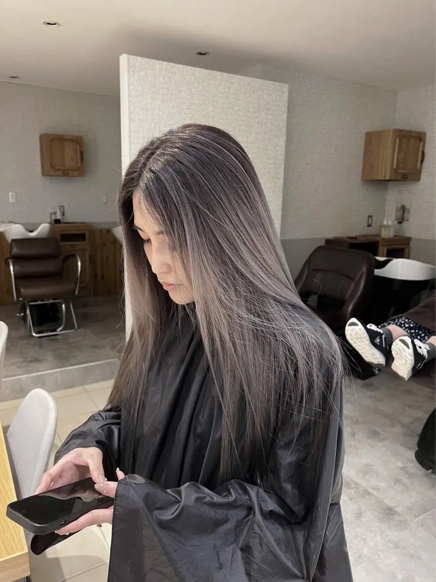 ロング カラー バレイヤージュ グレージュ レイヤーカット ヘアカラー トリートメント 指名数No.1 /NAOYAのヘアスタイル