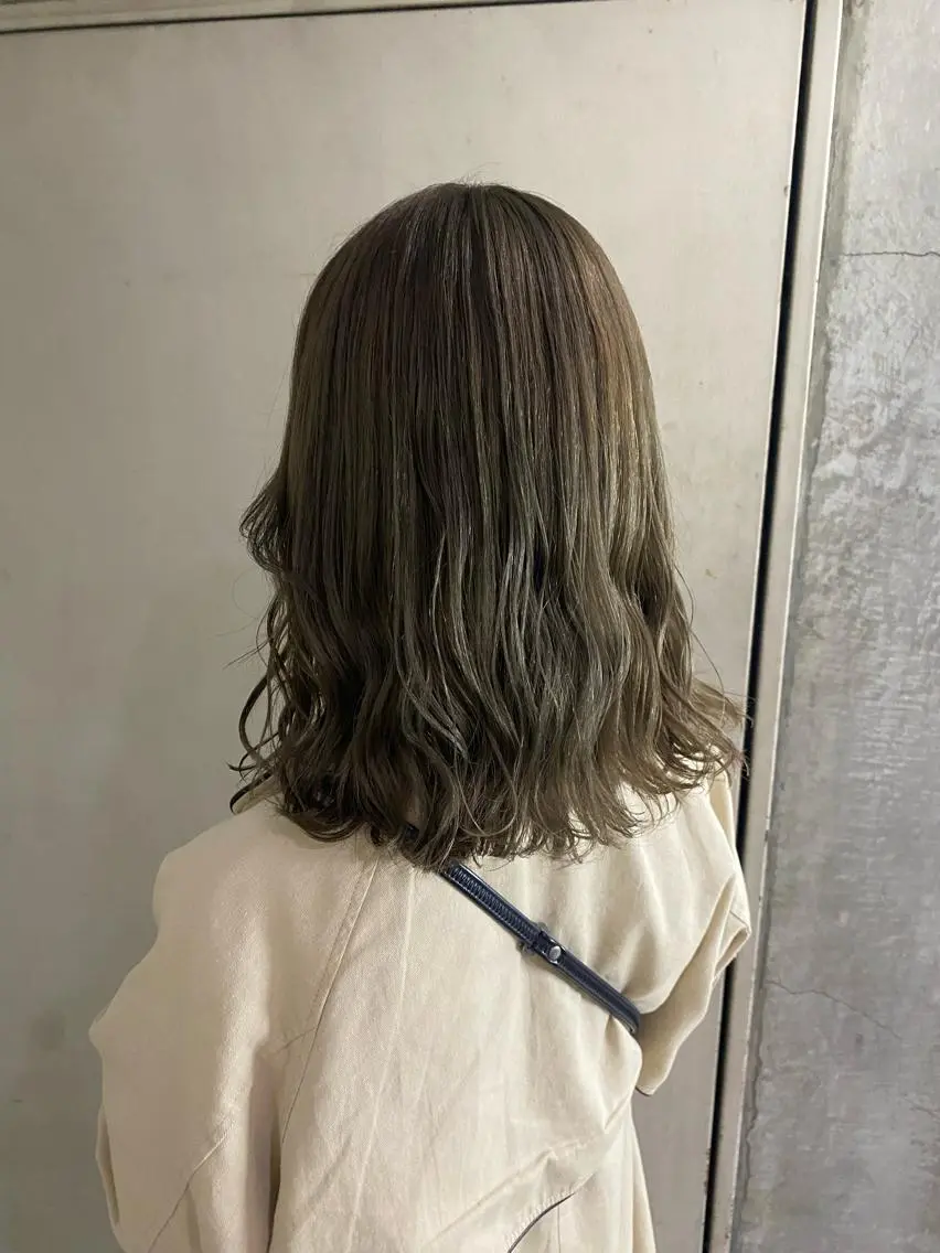 ミディアム カラー ベージュカラー 清村 和音のヘアスタイル