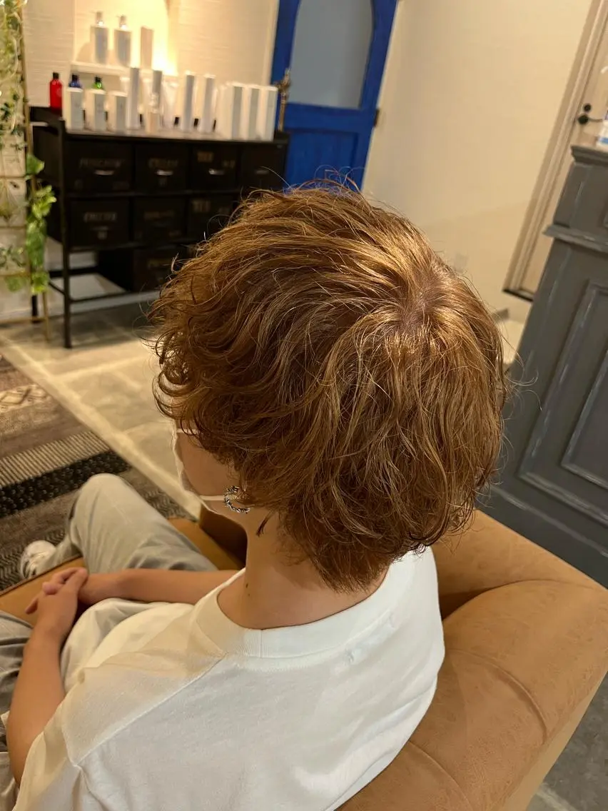 ミディアム カラー パーマ ベージュカラー ブリーチ オレンジ オレンジベージュ カット ヘアカラー トリートメント 🫟メンズスタイル 特化型マナ🫟のヘアスタイル