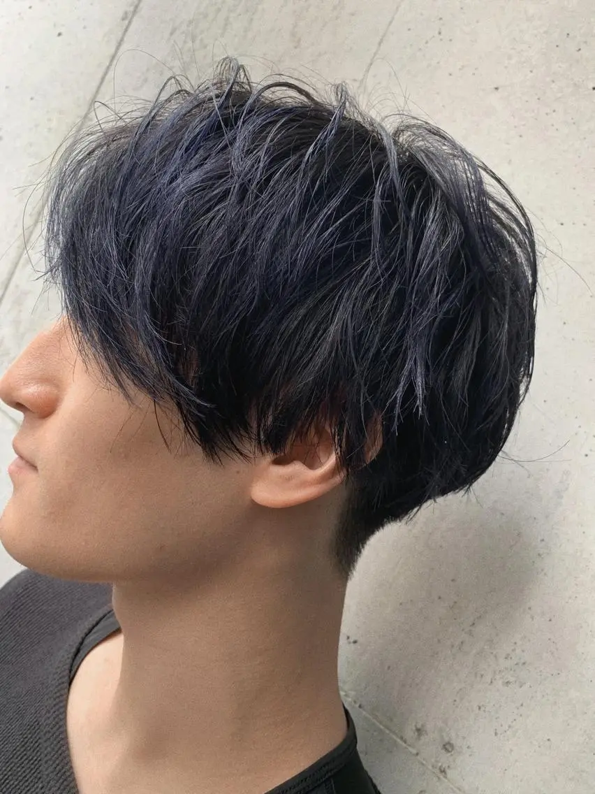 ショート カラー ヘアアレンジ メンズ メンズ就活ヘア 黒髪 ブルーカラー ブルーブラック 🇺🇸龍ヶ崎ブリ ーチカラー🌴政野のヘアスタイル