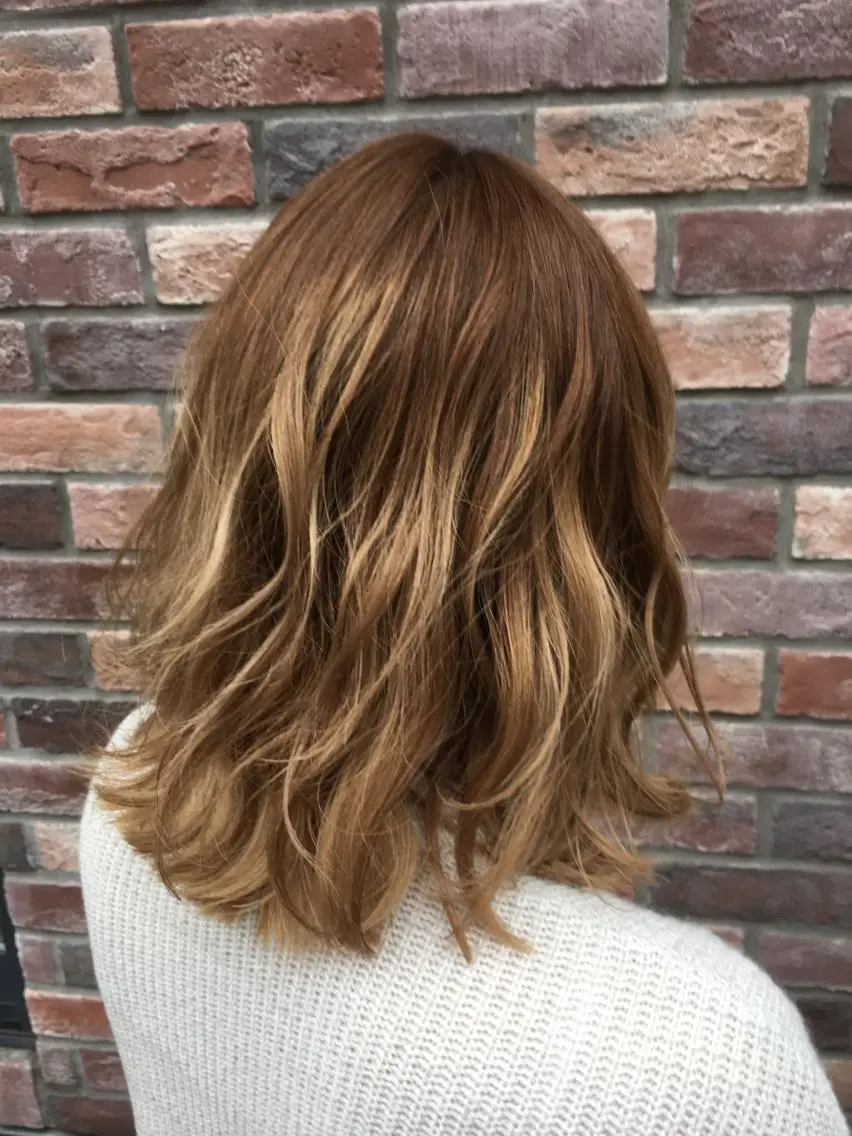 ミディアム レイヤーカット 永井大樹✨ 透明感カラー✨のヘアスタイル