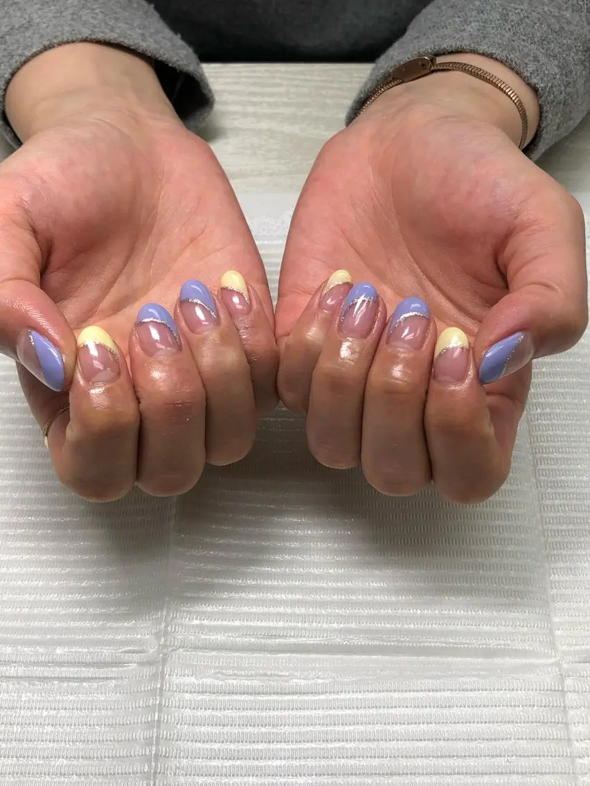 ネイル パステルネイル パープル 黄色 吉野✨ ネイルデザイナー✨のネイルデザイン