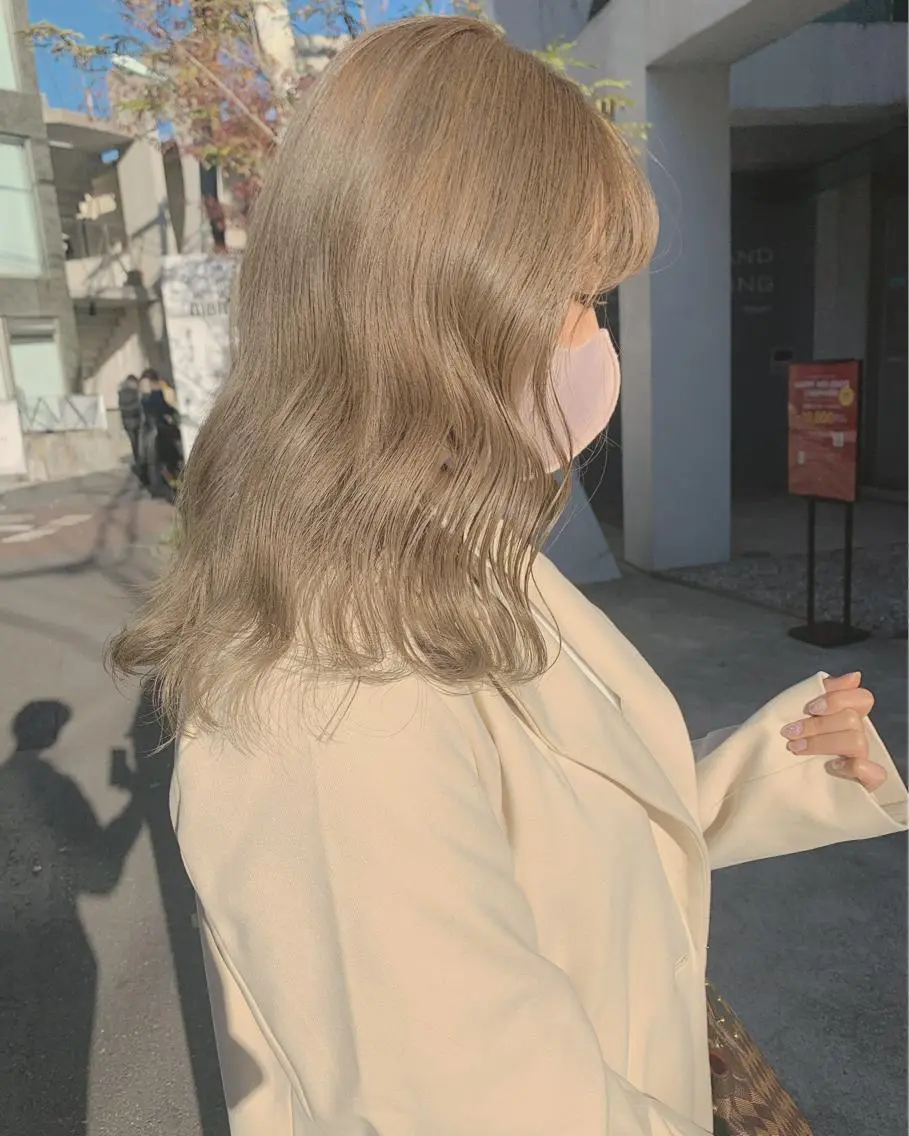 ミディアム カラー パーマ ヘアアレンジ メンズ キッズ ネイル マツエク・マツパ ハイトーンボブ 前田 表参道　グレージュのヘアスタイル