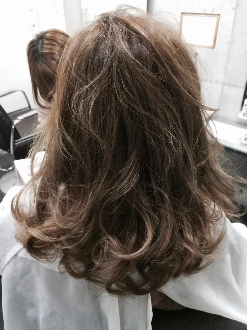 セミロング ロング カラー パーマ ヘアアレンジ SUNNY GRACEのヘアスタイル