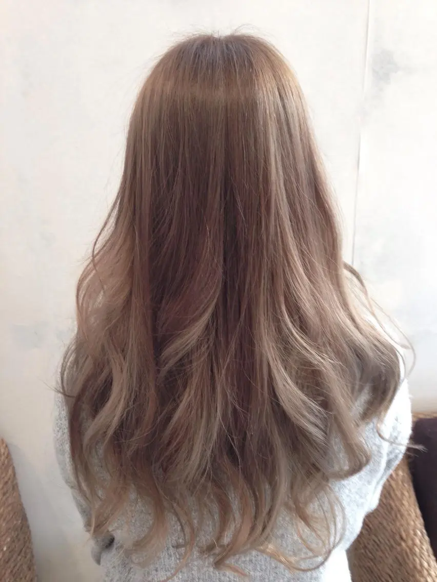 ロング カラー 浅川 実行のヘアスタイル