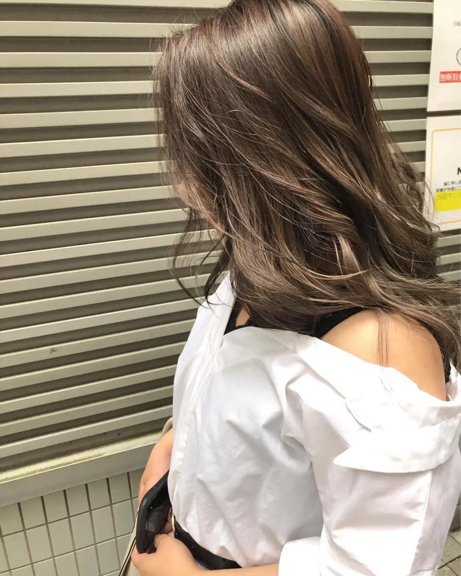 セミロング カラー 髪質改善 中川 翔のヘアスタイル