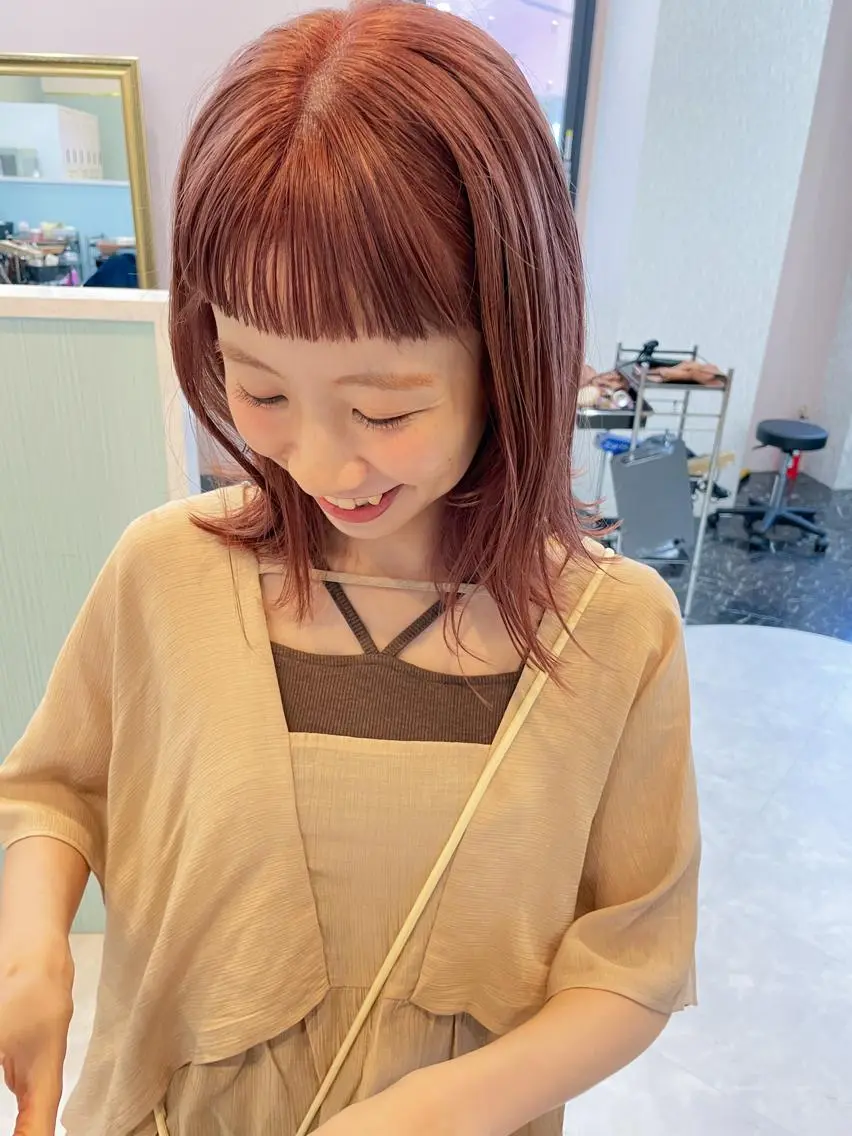 ミディアム 切りっぱなしボブ ボブ 顔まわりレイヤー レイヤーカット ワイドバング ヘアカラー トリートメント カラー得意【梅田】 瀧本友梨乃のヘアスタイル