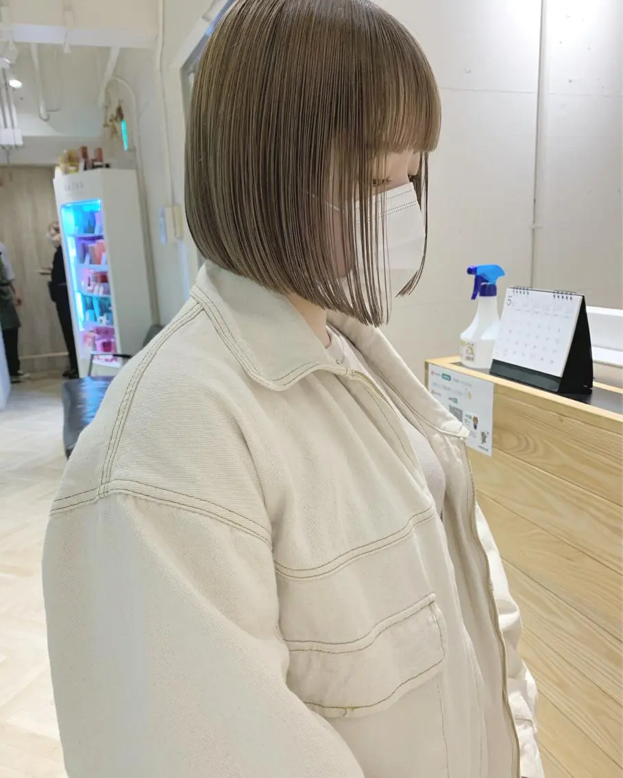 ショート カラー ヘアアレンジ ベージュカラー ブリーチ ミルクティーベージュ カット ヘアカラー トリートメント 🌿ショート🌿 パーマ🌿淳平のヘアスタイル