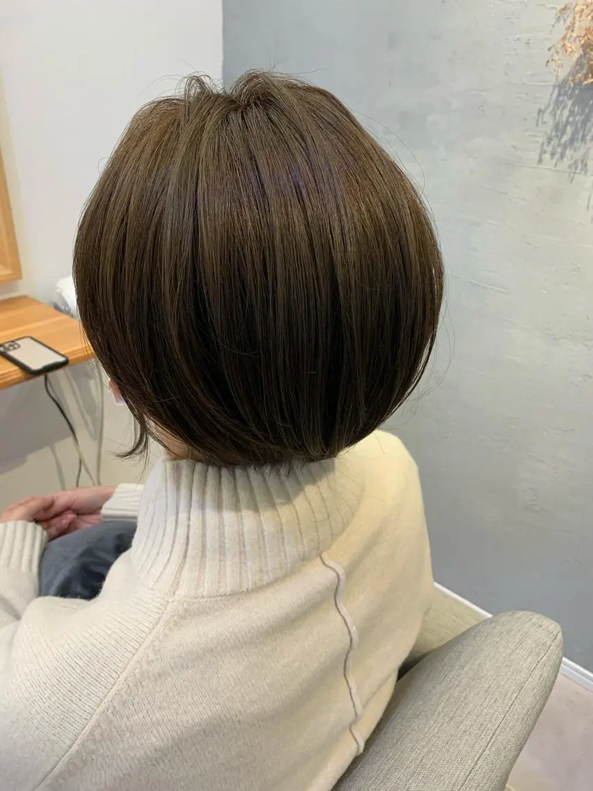カラー ベージュカラー ete カワニシのヘアスタイル