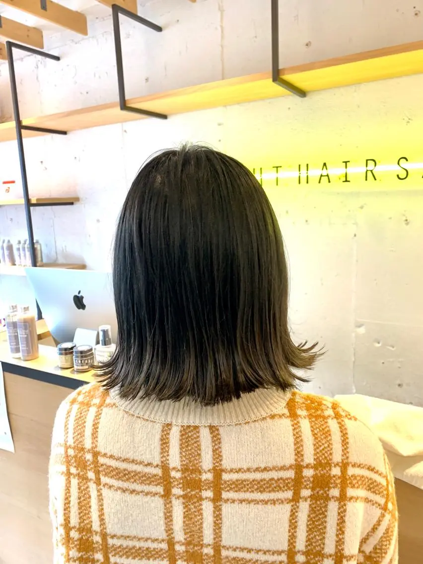 ショート カラー ダークグレー ダークグレージュ グレージュ 外ハネヘア カット ヘアカラー 💛丁寧さNo.🥇 🧸片山智裕💛のヘアスタイル