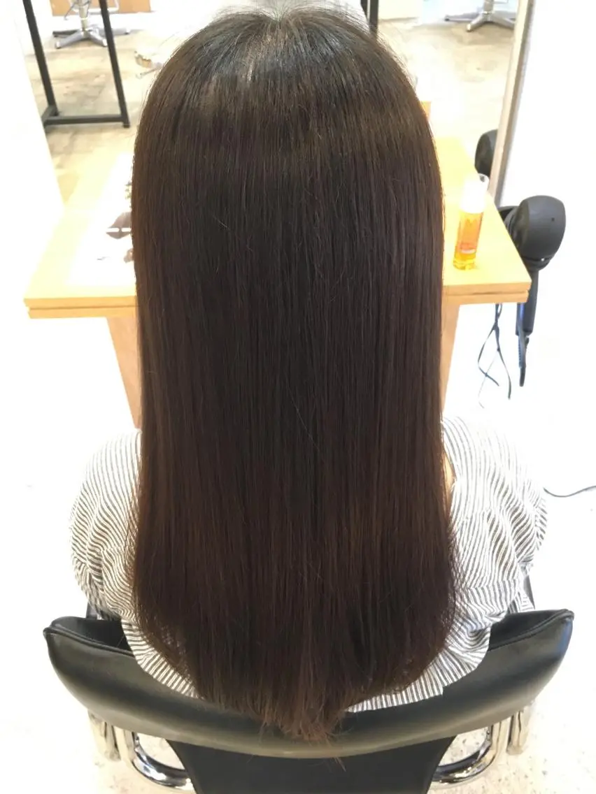 セミロング カラー 髪質改善 トリートメント メンズ眉毛ITSUK Iメンズ専門　新宿の眉毛・アイブロウイメージ