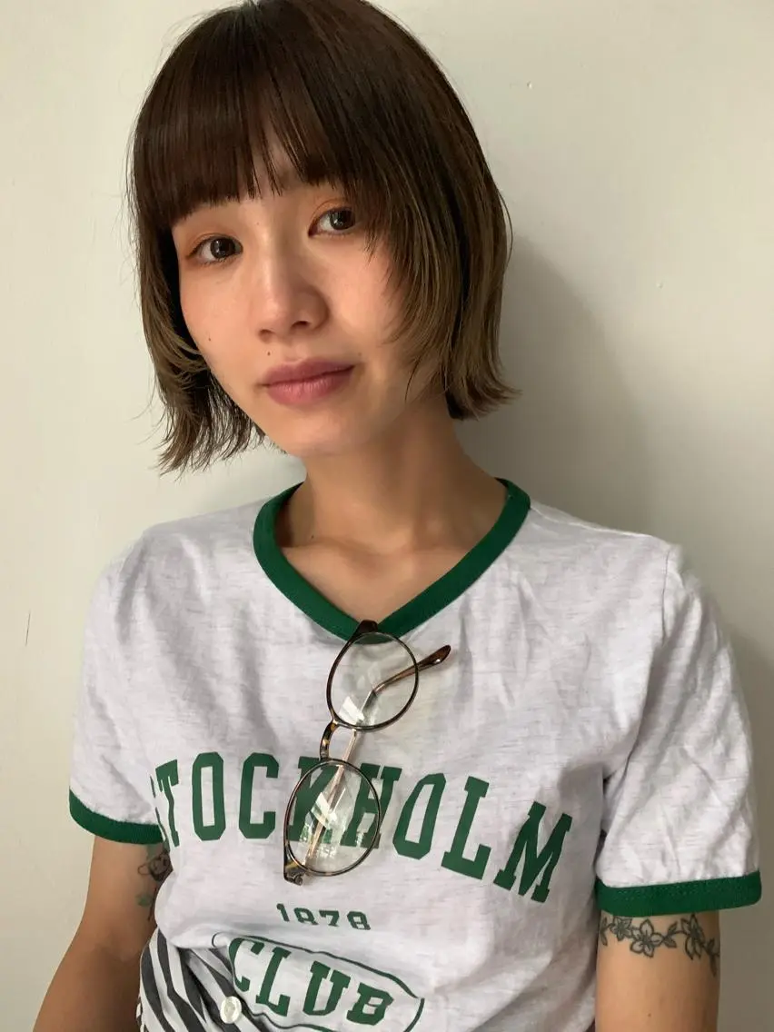 ショート カット ブリーチなしWカラー /地毛風/小林凪沙のヘアスタイル