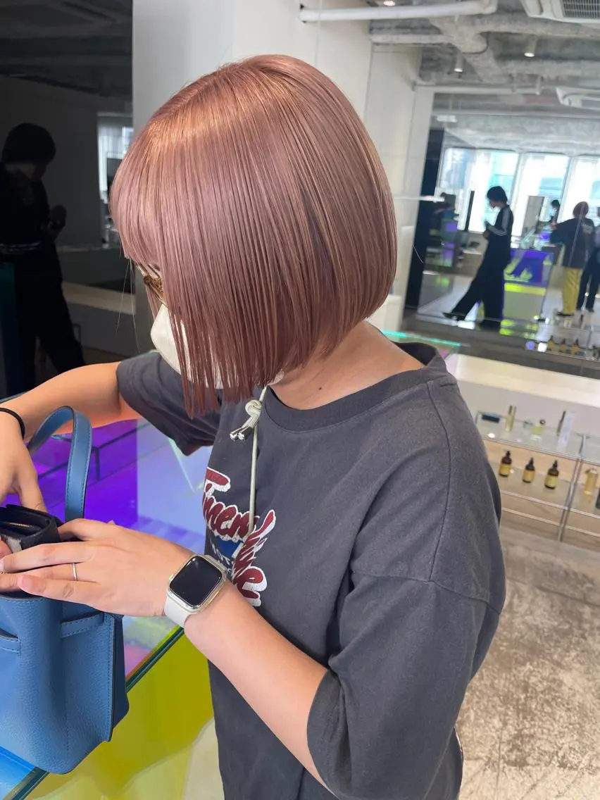 ショート oma　袮次金 鈴香のヘアスタイル