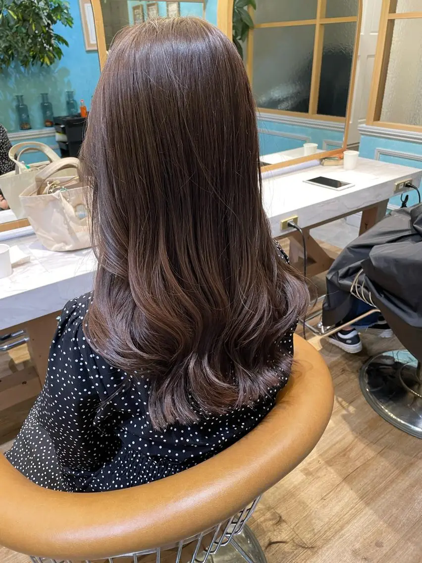 セミロング カット ヘアカラー トリートメント 山本翔一郎 韓国顔周りレイヤーのヘアスタイル