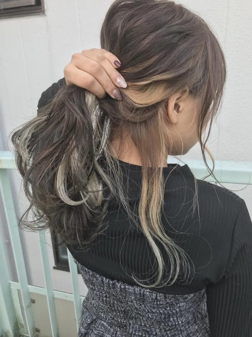 カラー インナーカラー ココテラス メンズカットのヘアスタイル