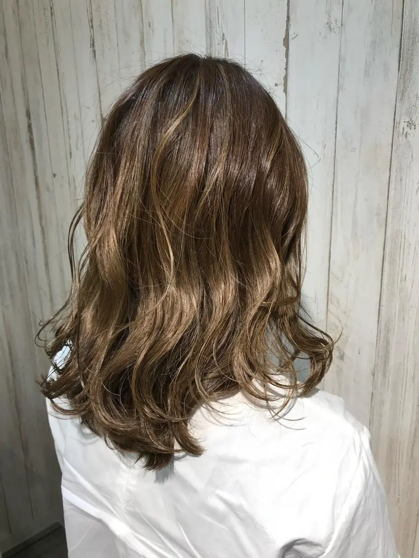 セミロング カラー ベージュカラー 心斎橋韓国ボブ 好原良真のヘアスタイル