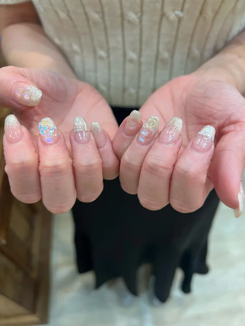 ヘアアレンジ ネイル オーロラネイル ラメ(グリッター) ラメグラデーション ヘアメイクネイリスト hidemi中目黒のヘアスタイル