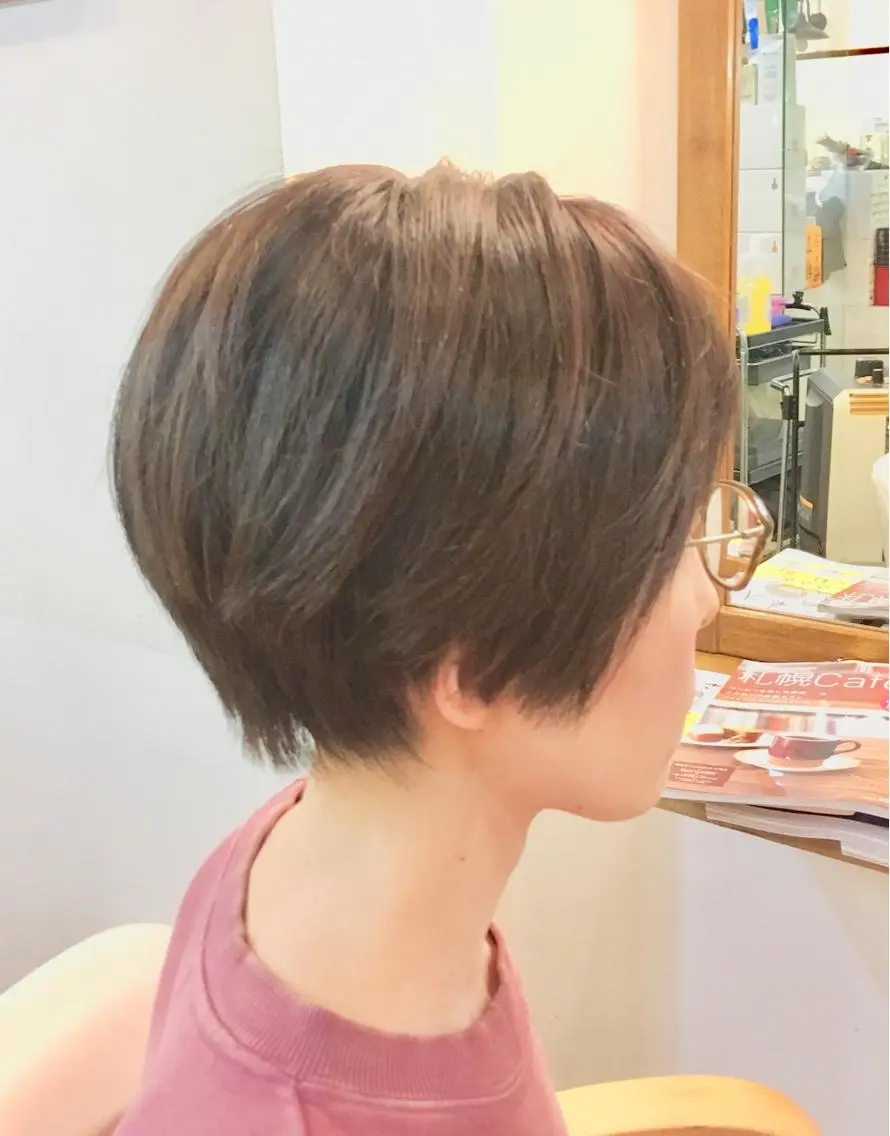 ショート カラー 塩崎 春香のヘアスタイル