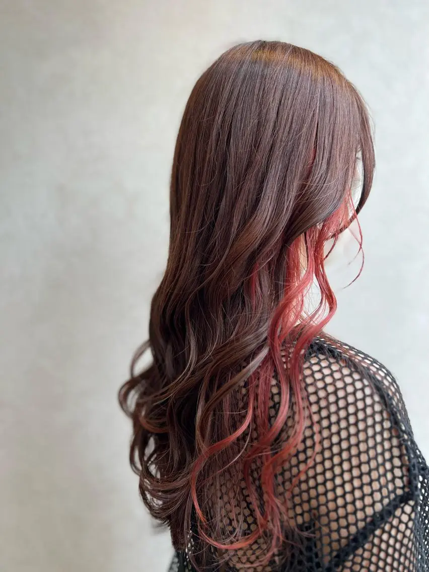 ロング カラー バレイヤージュ 黒髪 ブリーチ ブルーカラー ブルーブラック ヘアカラー トリートメント "今"だけでない美髪 KOTOMIのヘアスタイル