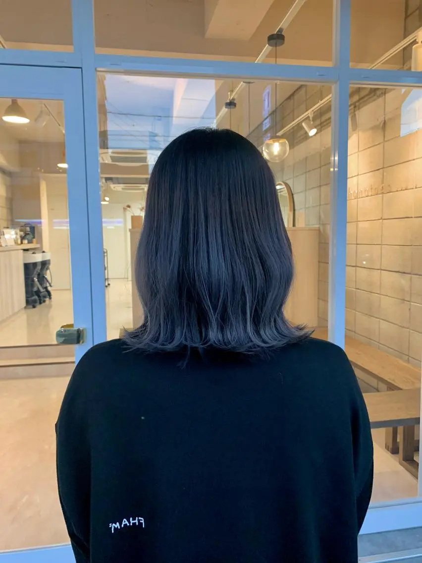 ミディアム カラー カット ヘアカラー トリートメント 眞名子 瑞紀のヘアスタイル