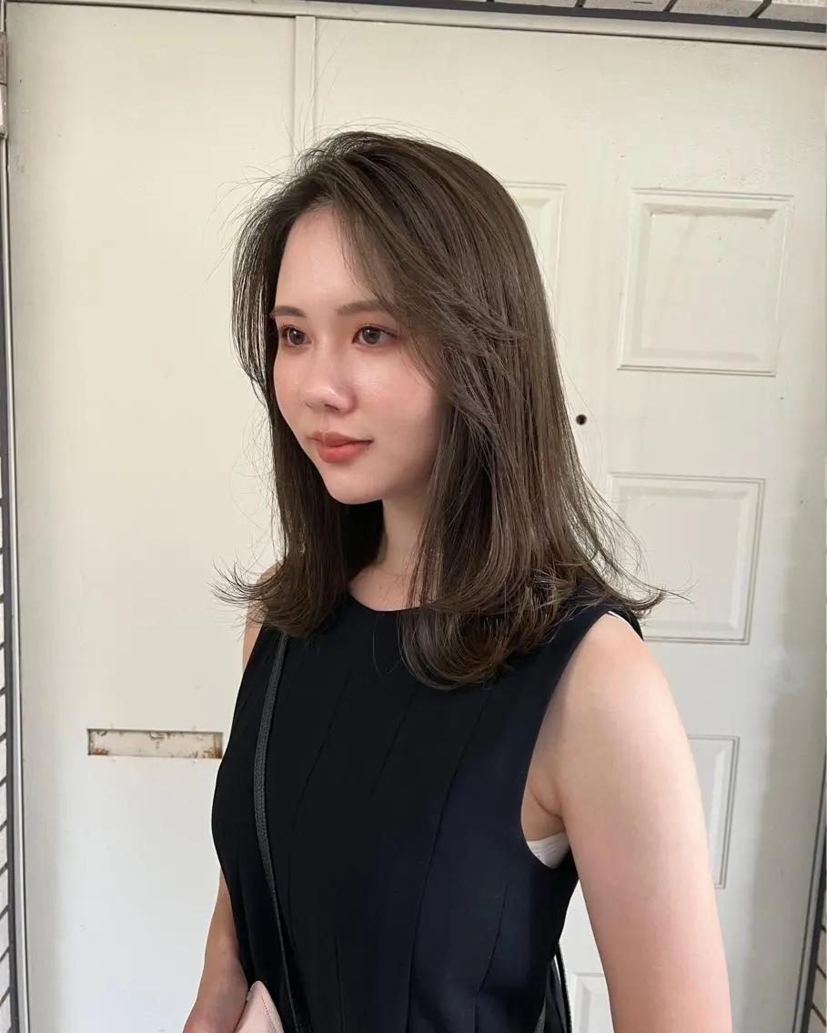 ミディアム カラー レイヤーカット まろやか透明感カラー ♡MANAのヘアスタイル