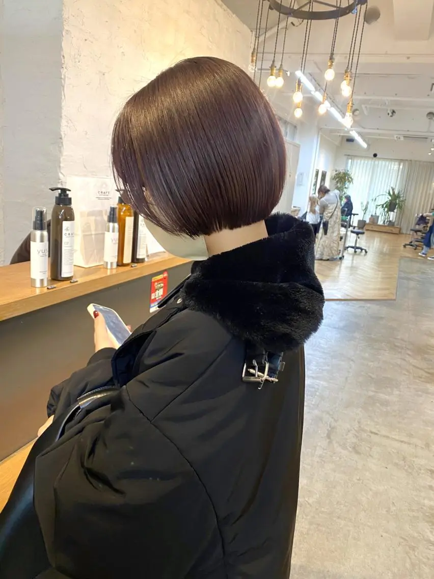 ショート 切りっぱなしボブ ボブ 似合わせカット 外ハネヘア CRAFT hairdesignのヘアスタイル
