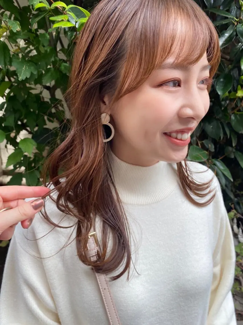 セミロング レイヤーカット 岩崎 仁美のヘアスタイル