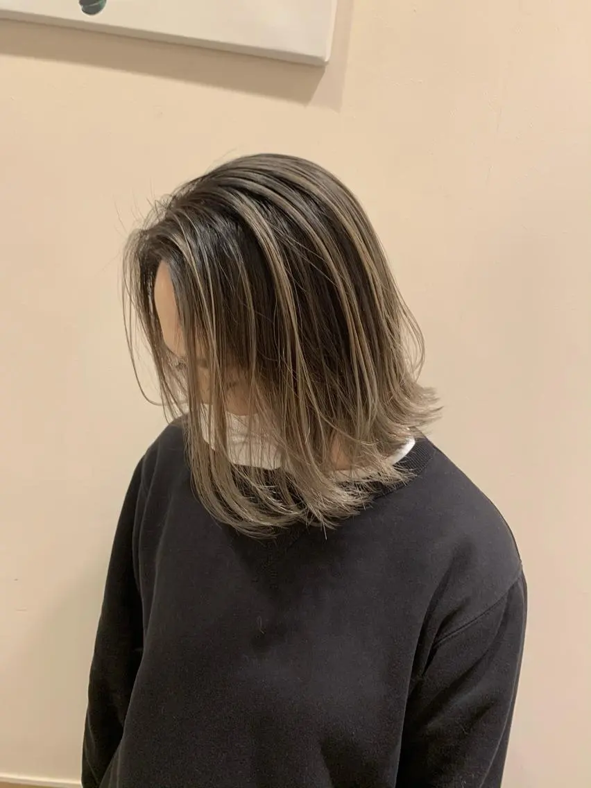 ミディアム カラー 韓国レイヤー×艶髪 ハイトーンRyukiのヘアスタイル