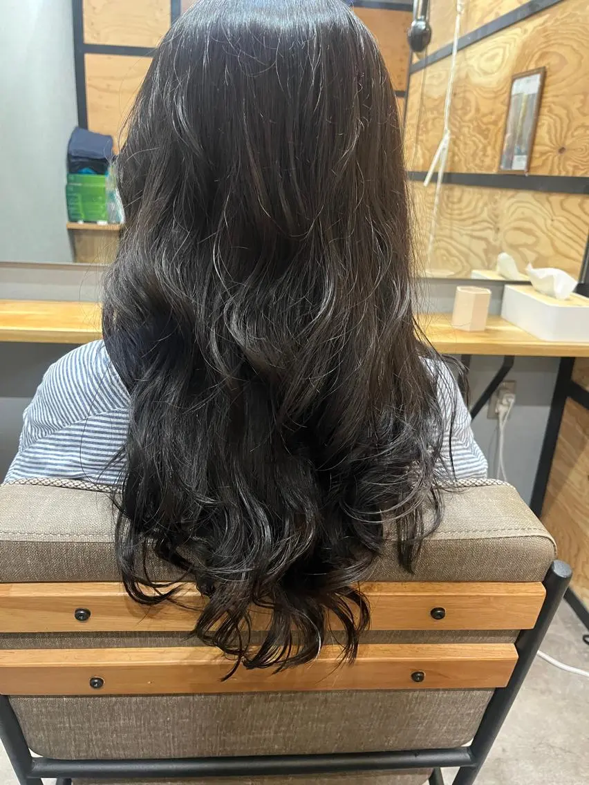 ロング カラー パーマ ヘアアレンジ メンズ キッズ ネイル マツエク・マツパ アイブロウ メンズブリーチ メンズハイライト メンズインナーカラー メンズ韓国風 ブリーチ 久木原 ゆりのヘアスタイル