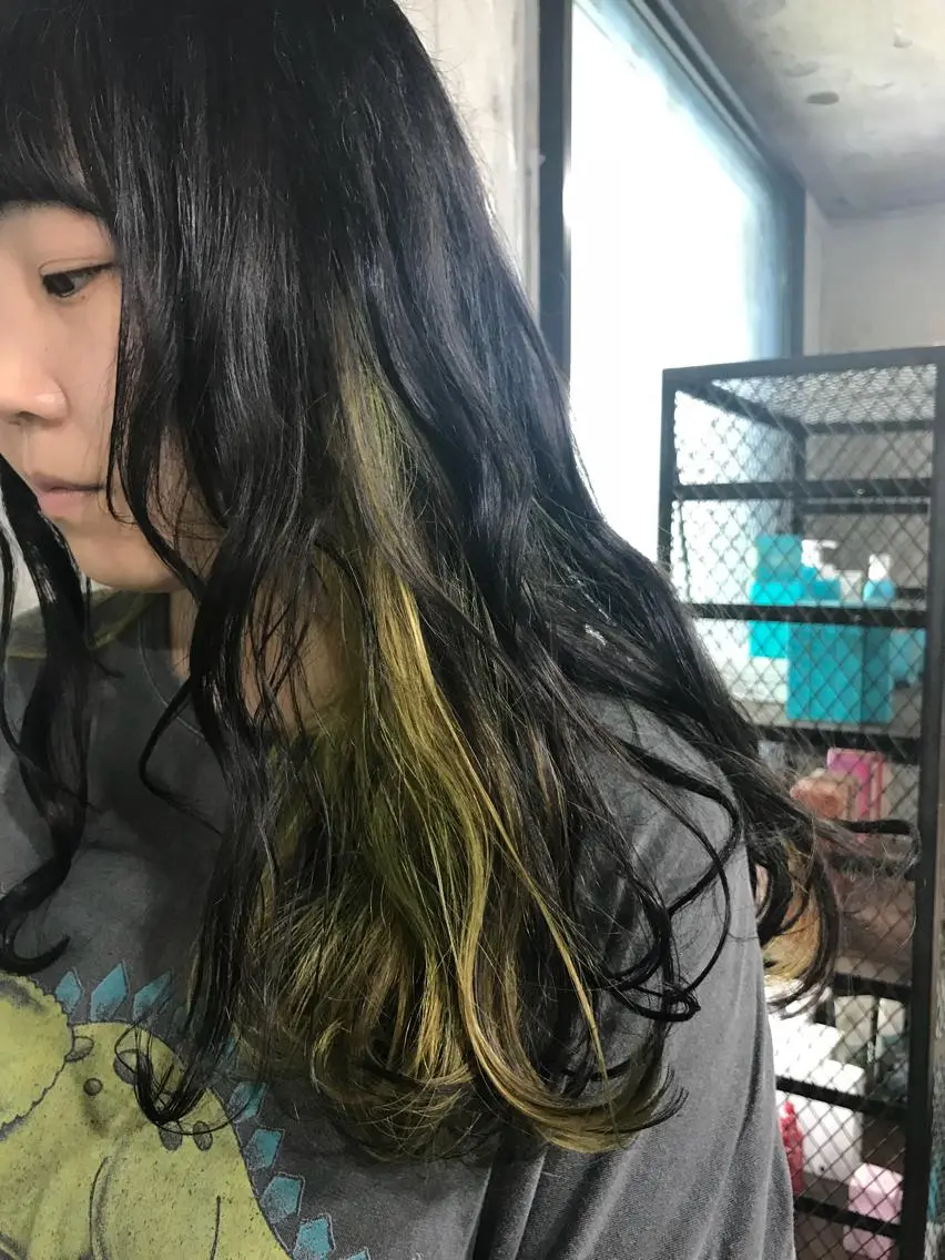 セミロング カラー パーマ ヘアアレンジ メンズ キッズ ネイル マツエク・マツパ イエローカラー 黄色 サロンドミルク 渋谷高比良のヘアスタイル