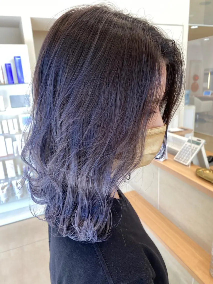 ミディアム カラー ベージュカラー ブルーカラー ハイライトカラー ネイビーカラー ハイライト ヘアカラー トリートメント プルエクステ/透明感 カラー✨KAZUKIのヘアスタイル