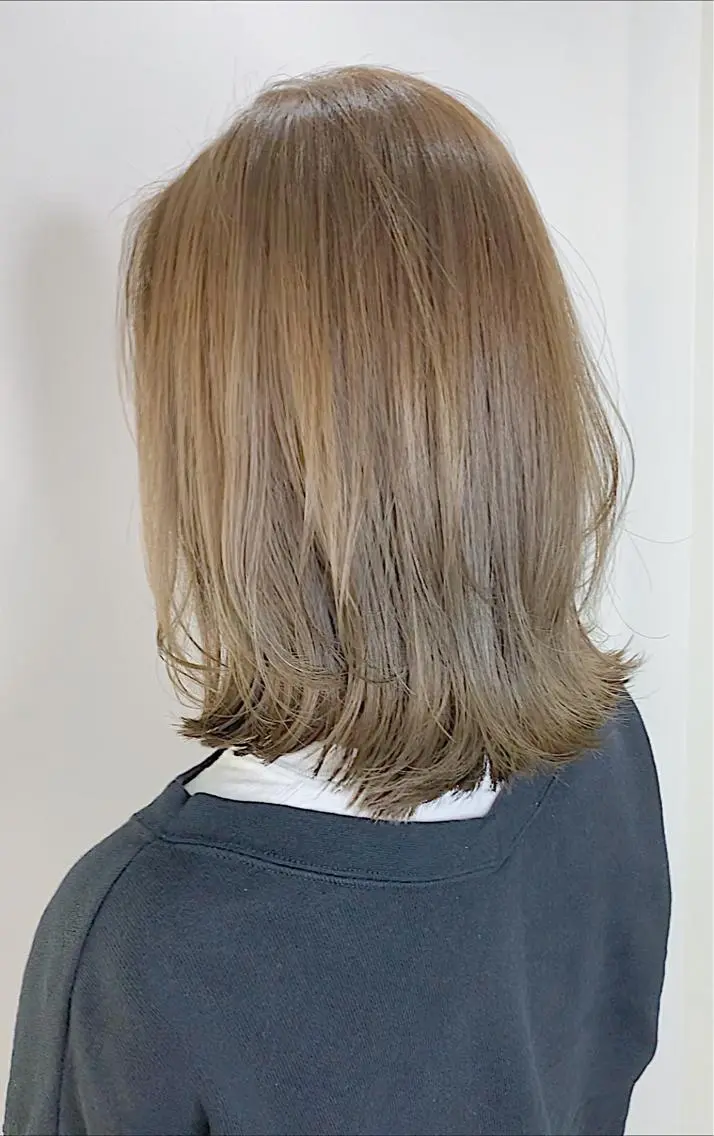 ミディアム カラー ヘアアレンジ ミディアムパーマ アディクシーカラー ベージュカラー グレージュ ハイライトカラー カット ヘアカラー トリートメント ヘッドスパ ヘアセット レイヤーカット/艶髪 🎀笠原 優花🎀のヘアスタイル