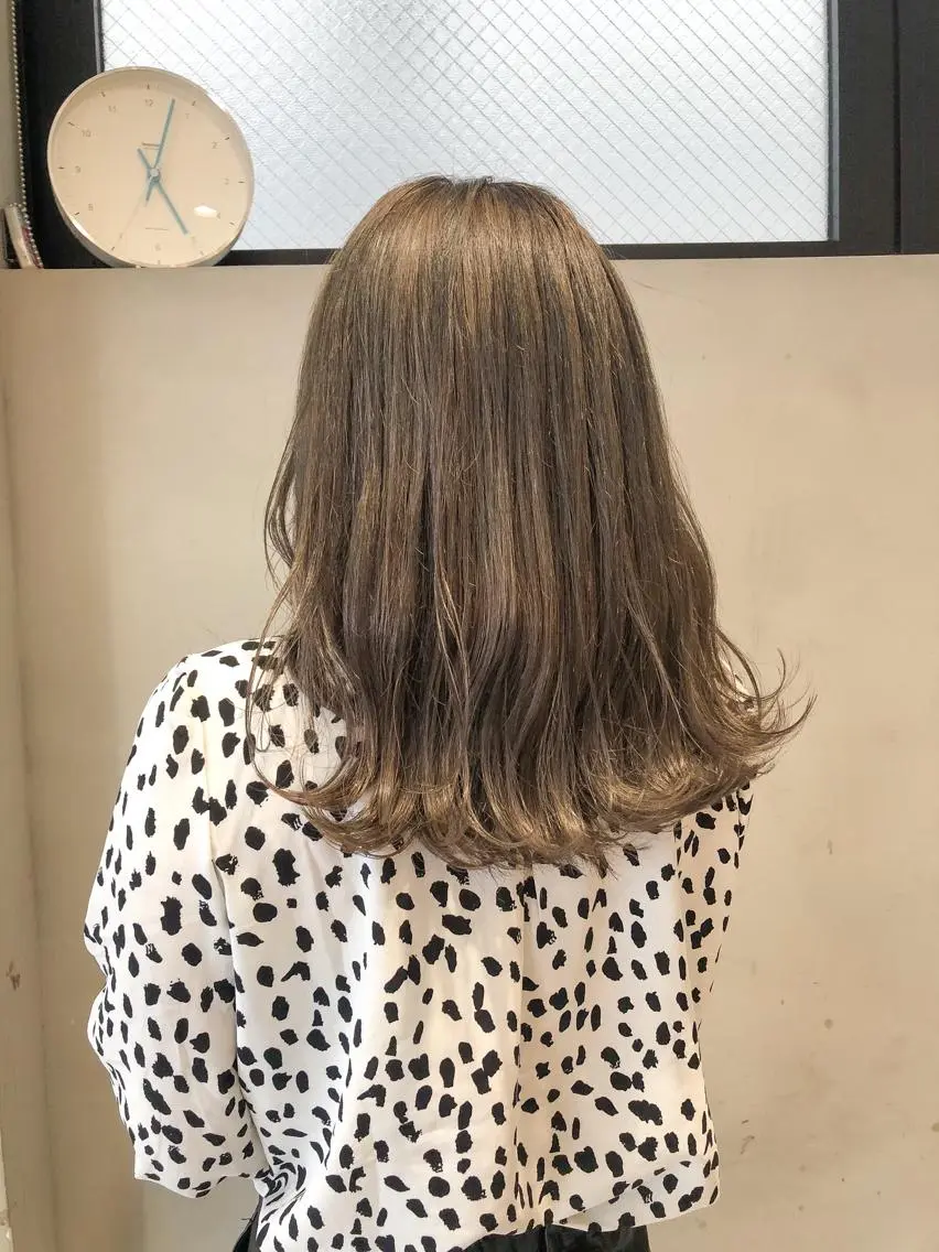 ミディアム カラー 圧倒的透明感カラー nana🦕のヘアスタイル