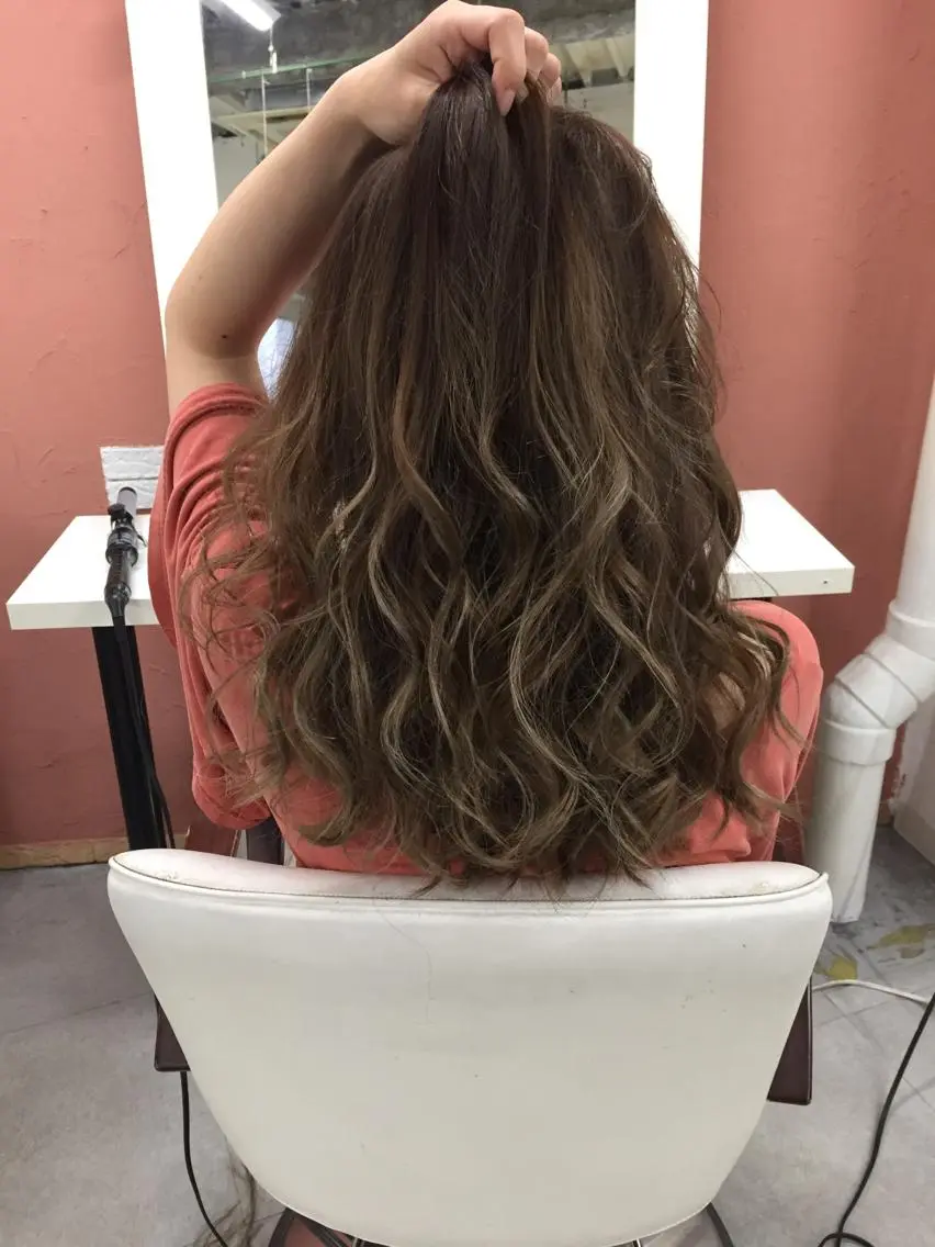 ロング カラー ヘアアレンジ メッシュ 外国人風カラー 枝毛カット&髪質改善 満足NO.1岡しゃんのヘアスタイル