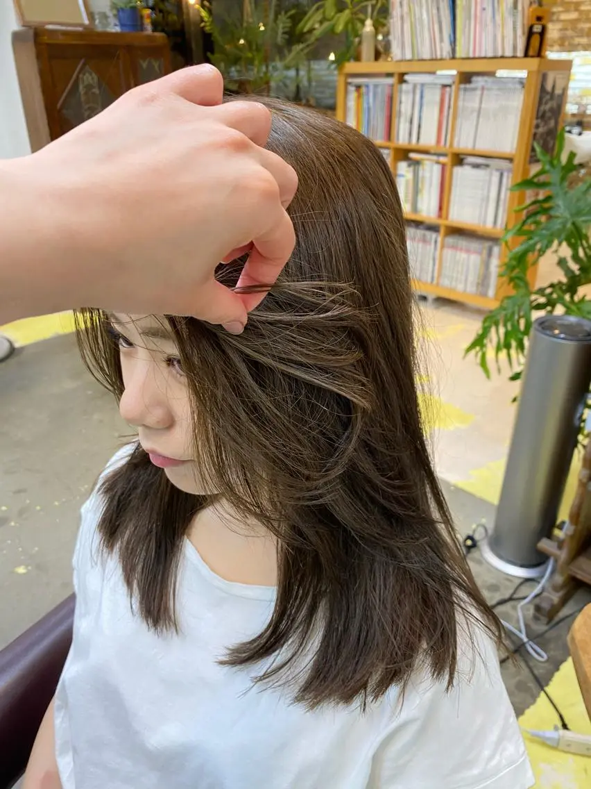セミロング レイヤーカット Moca 〰️のヘアスタイル