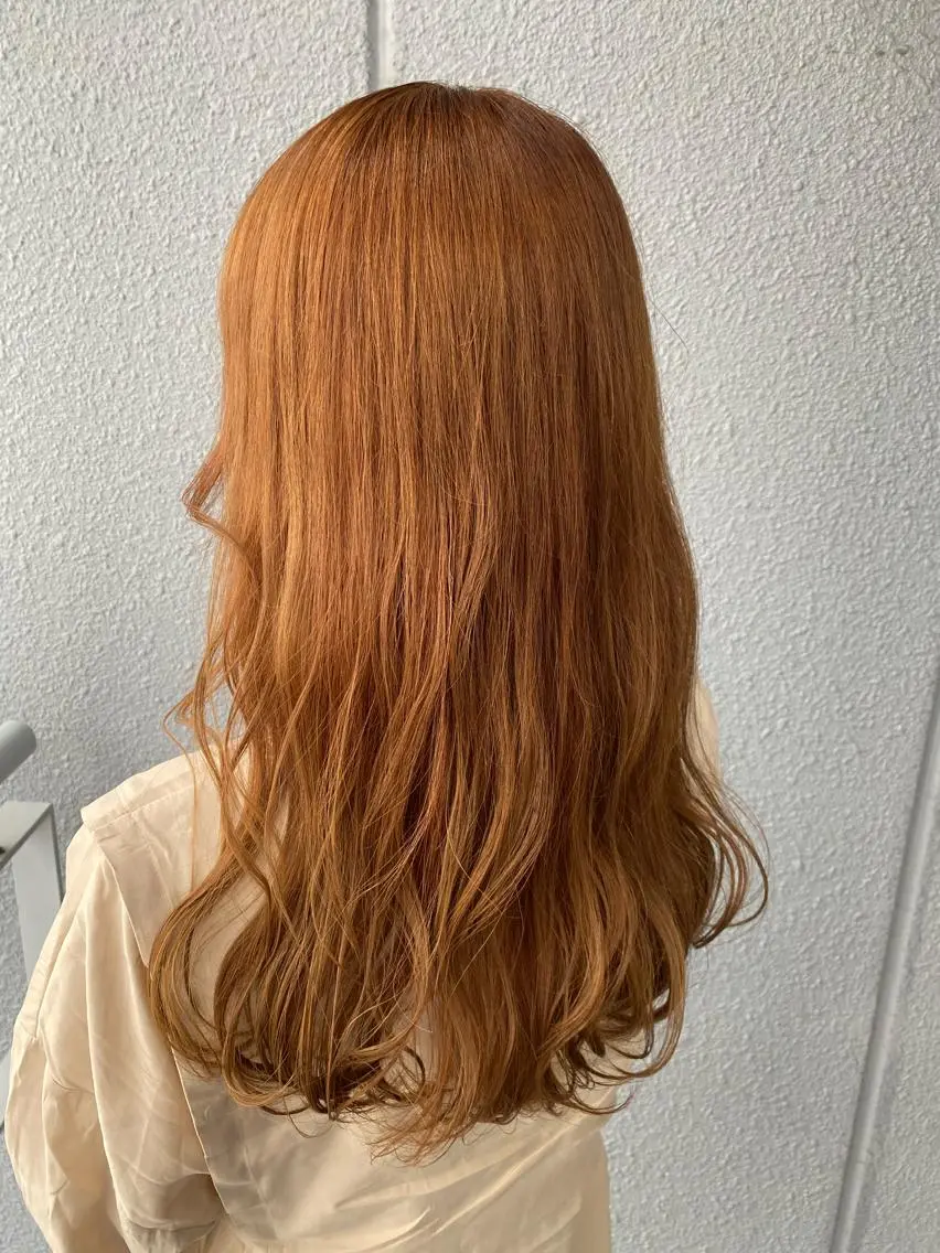 ロング カラー ブリーチ オレンジ ヘアカラー 伊藤かな 🫧 髪質改善/ヘッドスパのヘアスタイル