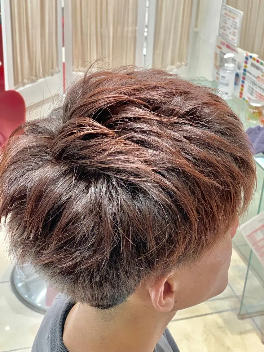 カラー メンズ マッシュ ピンクカラー レッドカラー 金井 郁弥のヘアスタイル