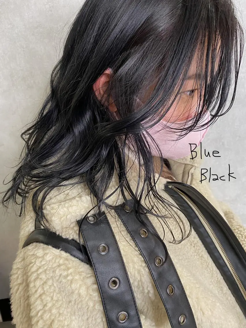 ミディアム カラー ヘアアレンジ 黒髪 ブルーカラー ブルーブラック かえ🩶韓国ボブ🎀 透明感カラー🥣のヘアスタイル