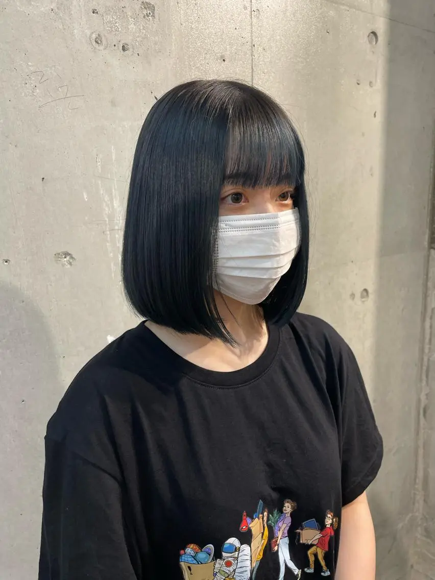 ショート カラー 黒髪 ブルーカラー ブルーブラック ヘアカラー 縮毛矯正 SHOTO ハイトー ン/ブロンドカラーのヘアスタイル