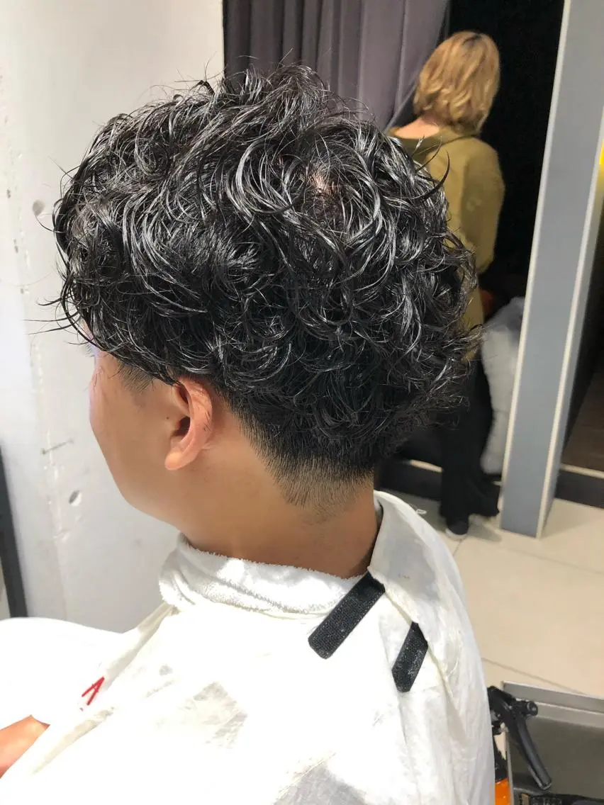 パーマ メンズ 飯塚 竜之介のヘアスタイル