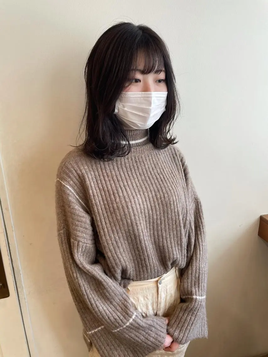 ミディアム カラー カット ヘアカラー トリートメント MIOベージュカラー 柔らかいカラーのヘアスタイル