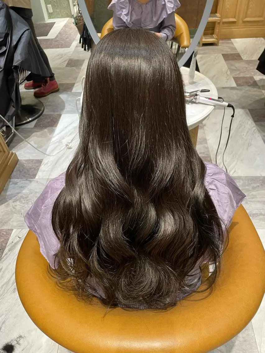 ロング カラー ベージュカラー 黒髪 ブリーチ ブルーカラー ブルーブラック ヘアカラー トリートメント 木屋元一/透明感 /前髪/レイヤーのヘアスタイル