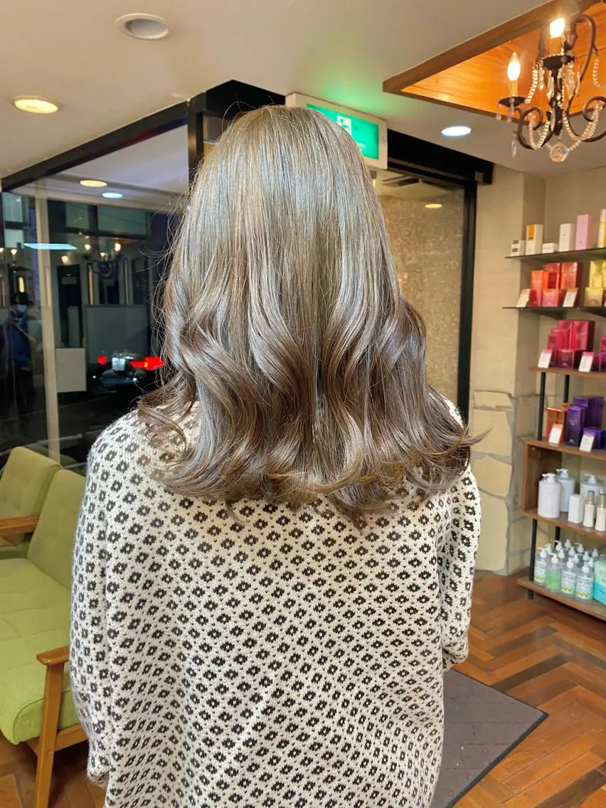 ロング カラー ベージュカラー グレージュ オリーブベージュ オリーブグレージュ オリーブグレー カット ヘアカラー トリートメント ボブ/縮毛矯正/ レイヤー/塚田のヘアスタイル