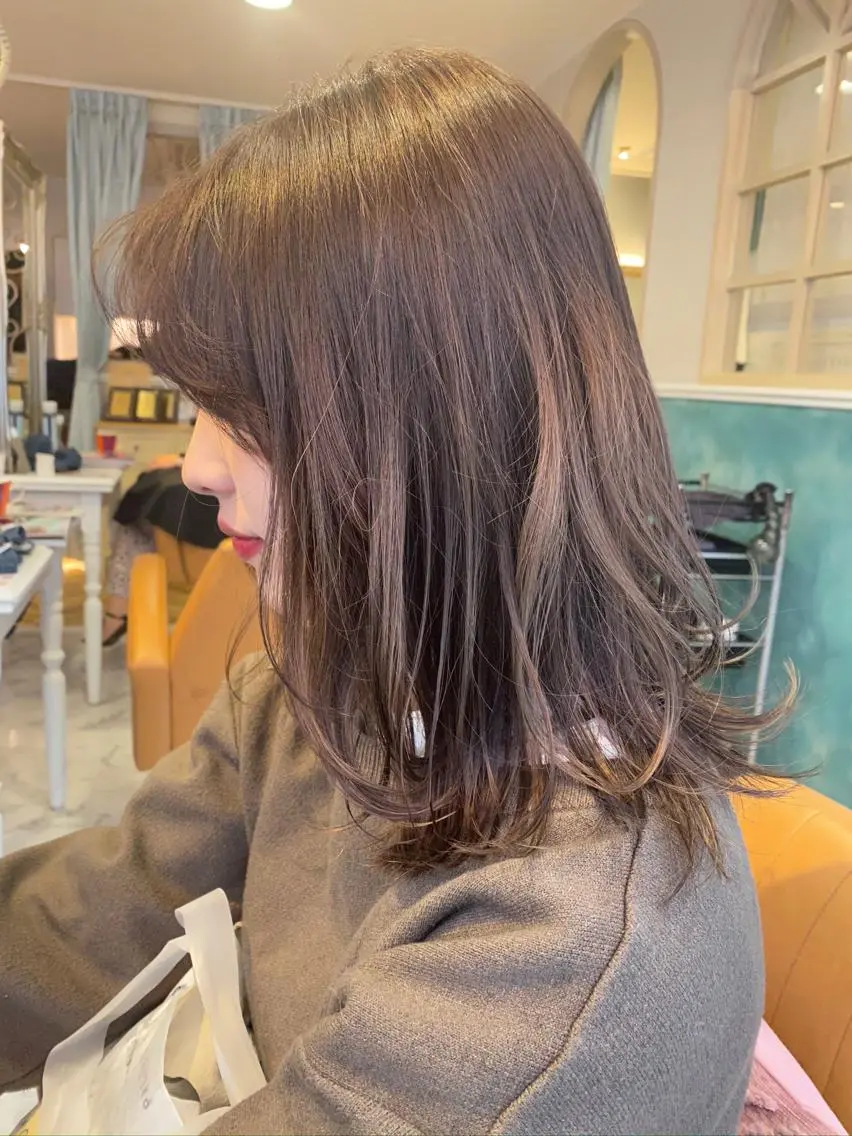 ミディアム カラー グラデーションカラー グレージュ レイヤー/ボブ 高嶋 優のヘアスタイル