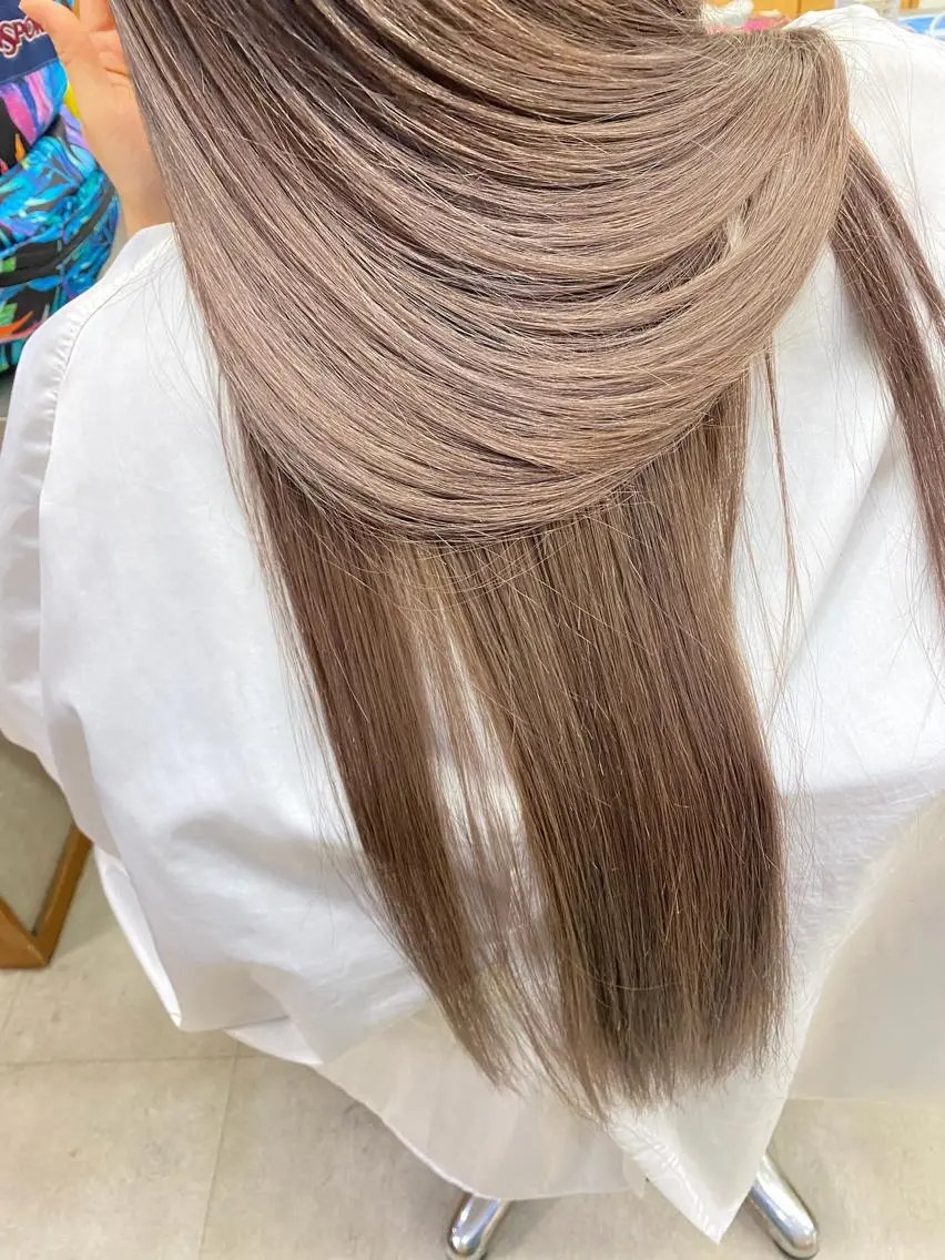 セミロング カラー ブリーチカラー🫧 森　凪沙のヘアスタイル