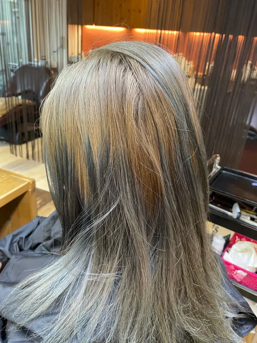 セミロング 山木 裕子のヘアスタイル