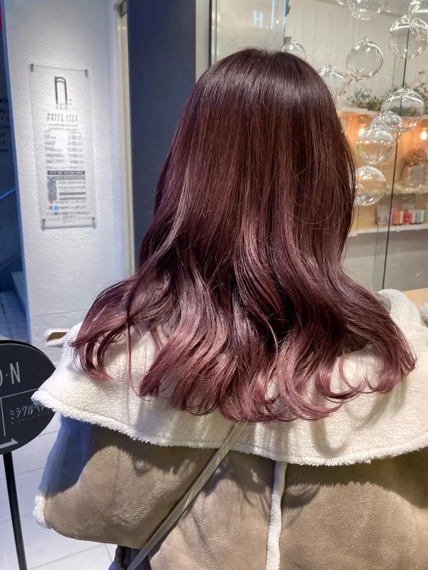 ミディアム カラー ヘアアレンジ ピンクカラー 山下 とよかのヘアスタイル